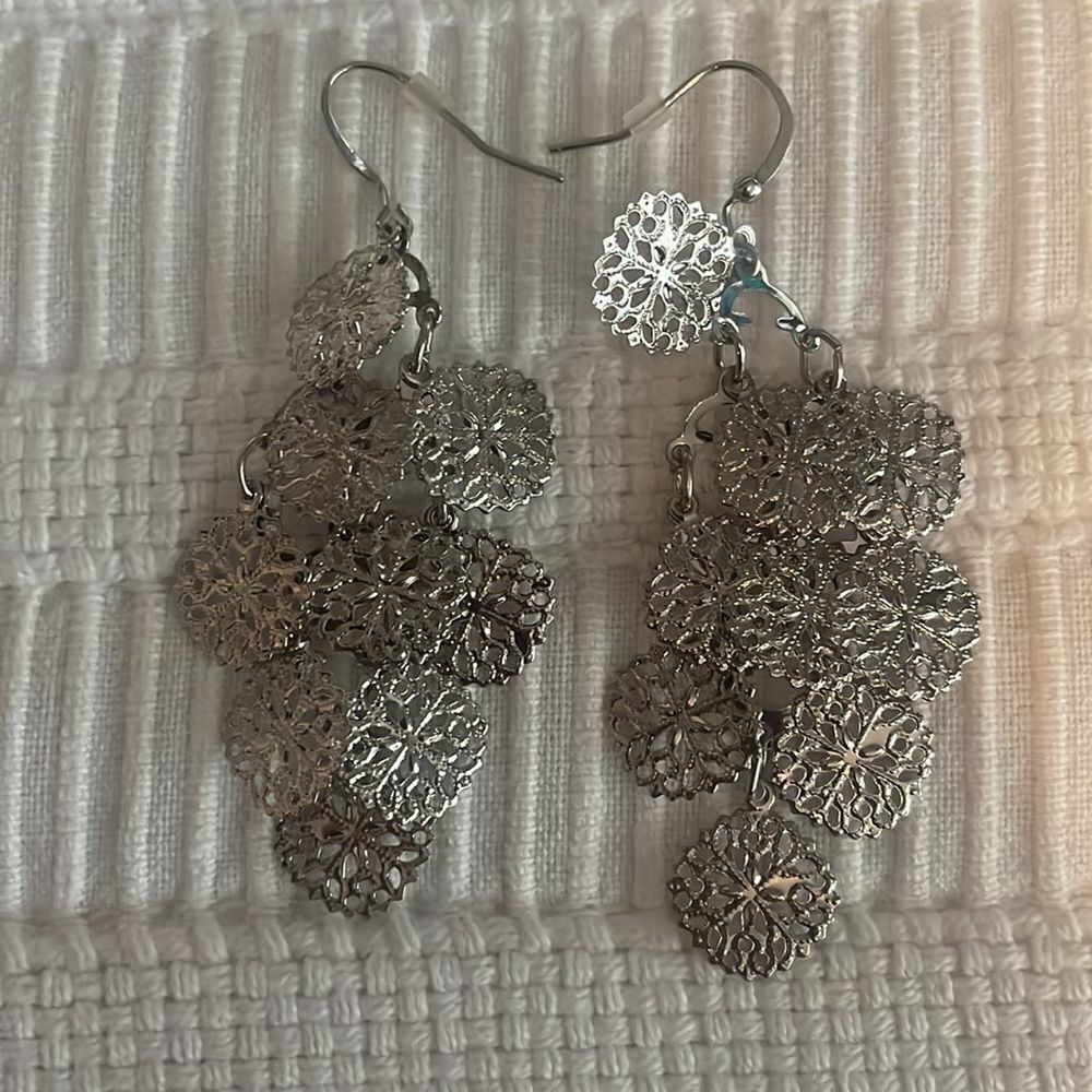 4 sets of earrings. Various colors - Picture 2 of 5